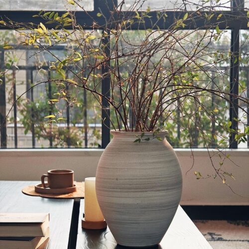 Whitewashed Retro Ceramic Rustic Vase, Wabi Sabi Pottery Jar Vase for Fresh and Dried Flowers, Table Centerpiece Farmhouse Home Decor, Grey White, 10 Inch